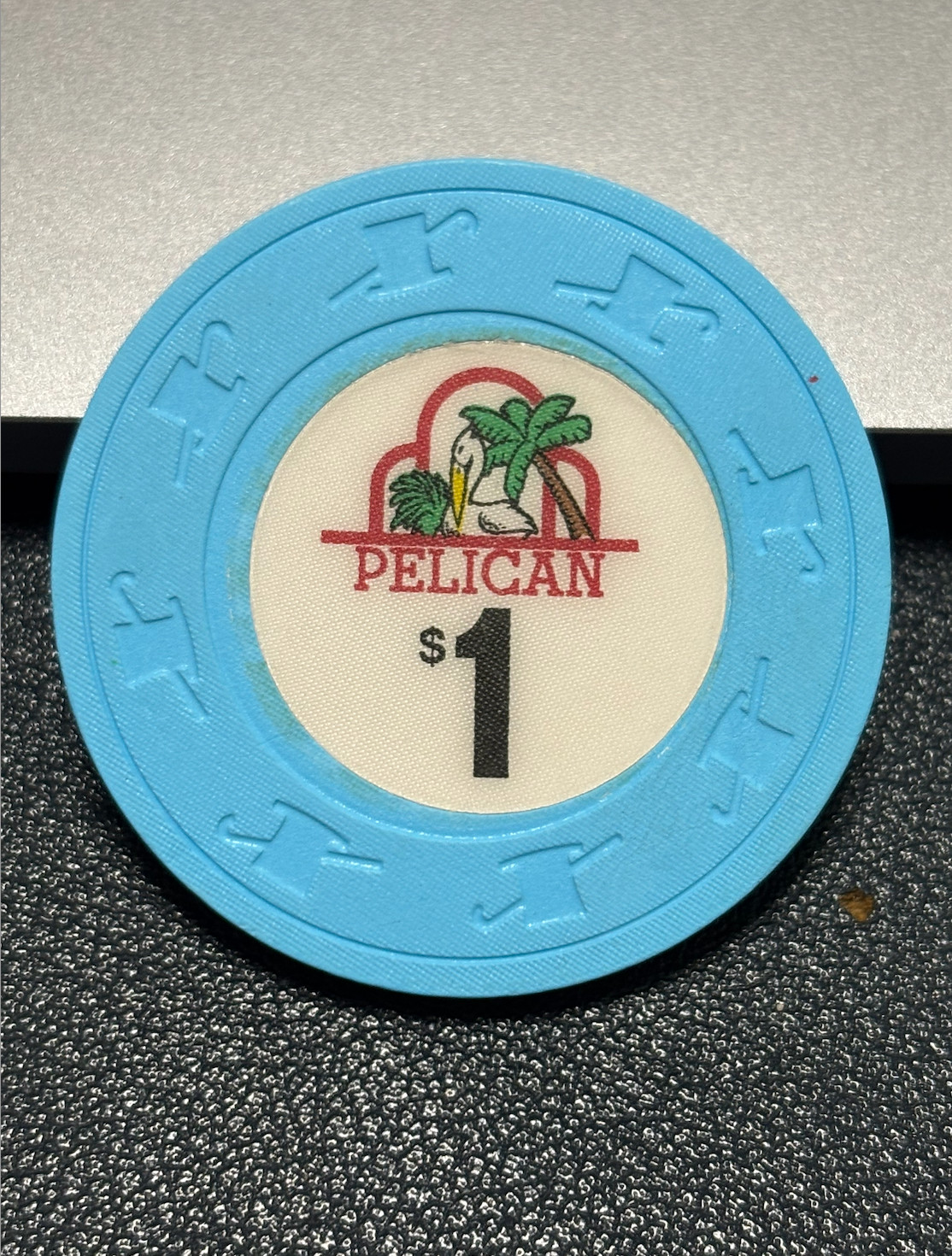 (SUPER SHARP) $1 PELICAN CASINO CHIP POKER CHIP LAS VEGAS NEVADA GAMBLING (SUPER SHARP) $1 PELICAN CASINO CHIP POKER CHIP LAS VEGAS NEVADA GAMBLING