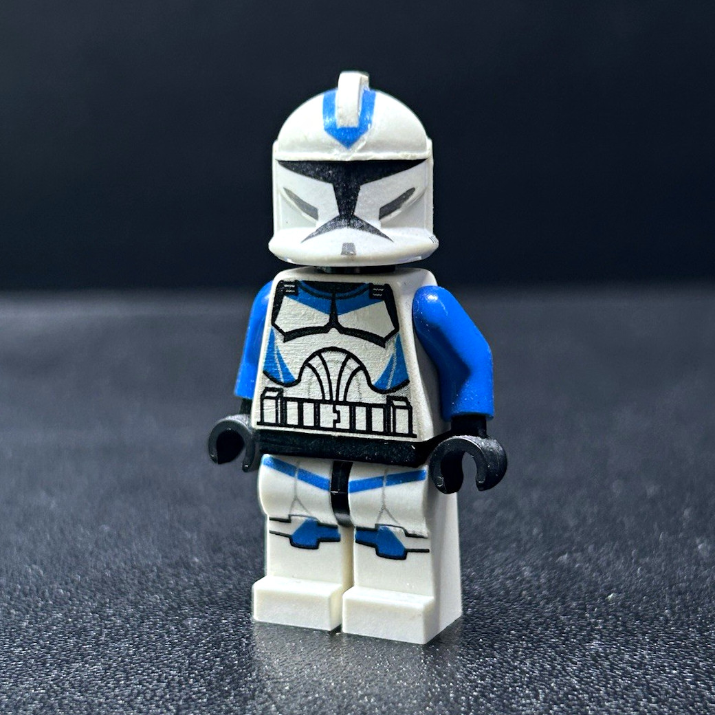 LEGO Star Wars AP1 Blue 212th Invert Clone Minifigure Jonak Toys Exclusive LEGO Star Wars AP1 Blue 212th Invert Clone Minifigure Jonak Toys Exclusive