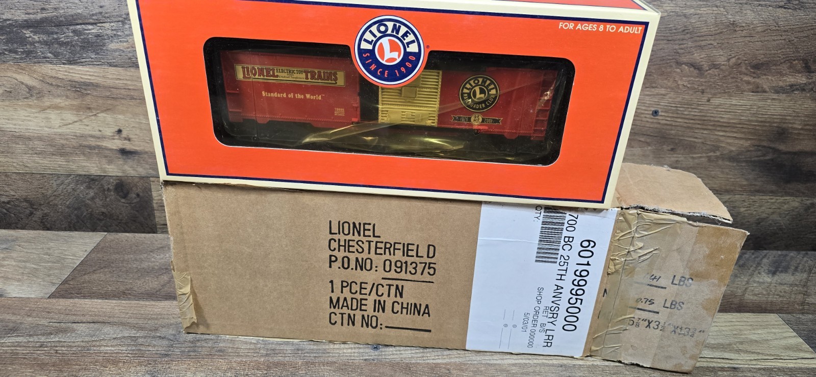 Lionel Train # 6-19995 -- Railroader Club 25th Anniversary Box Car NIB Lionel Train # 6-19995 -- Railroader Club 25th Anniversary Box Car NIB