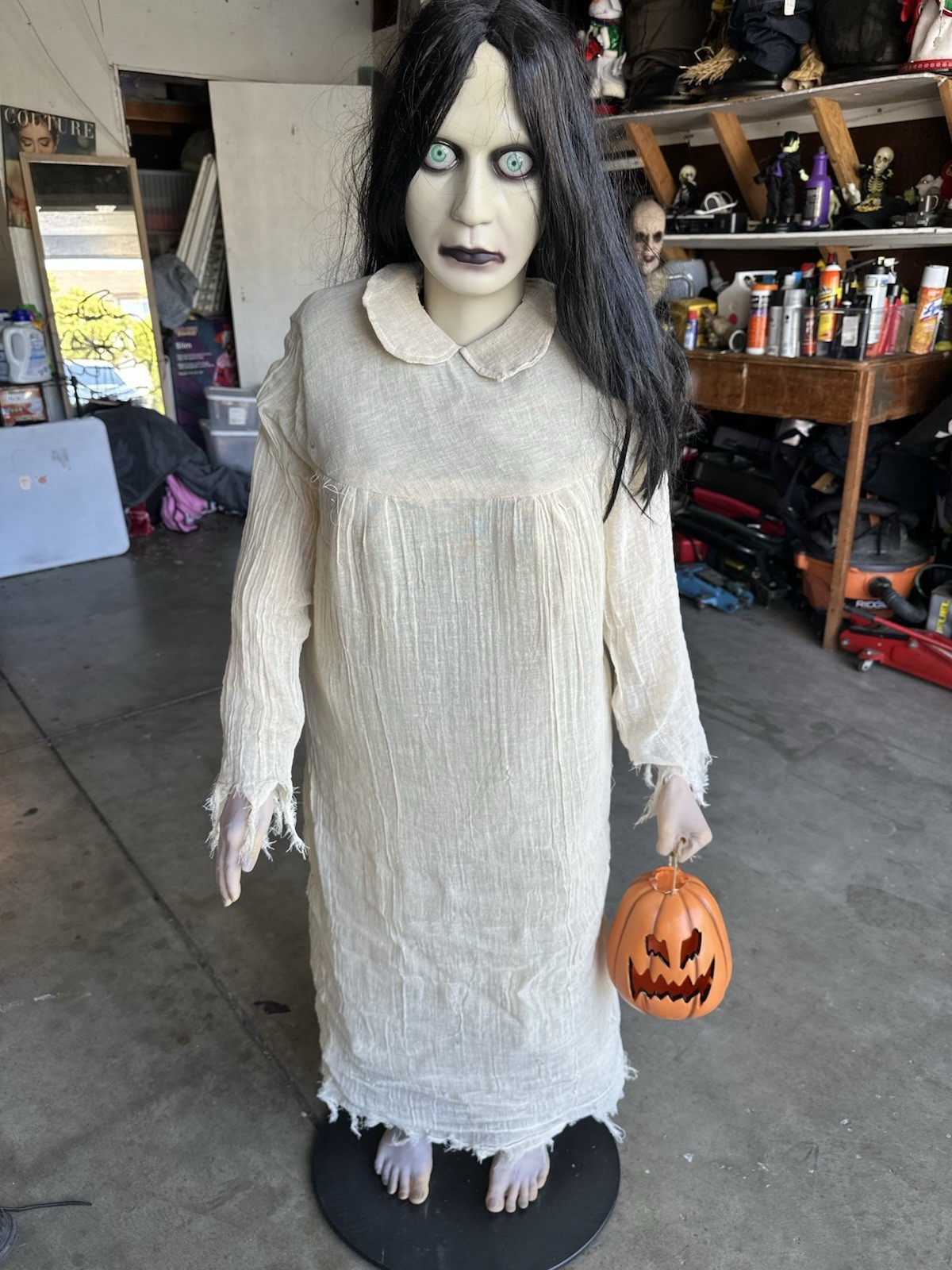 MINT Gemmy Life Size Donna the Dead Retired Animatronic Halloween w/pumpkin