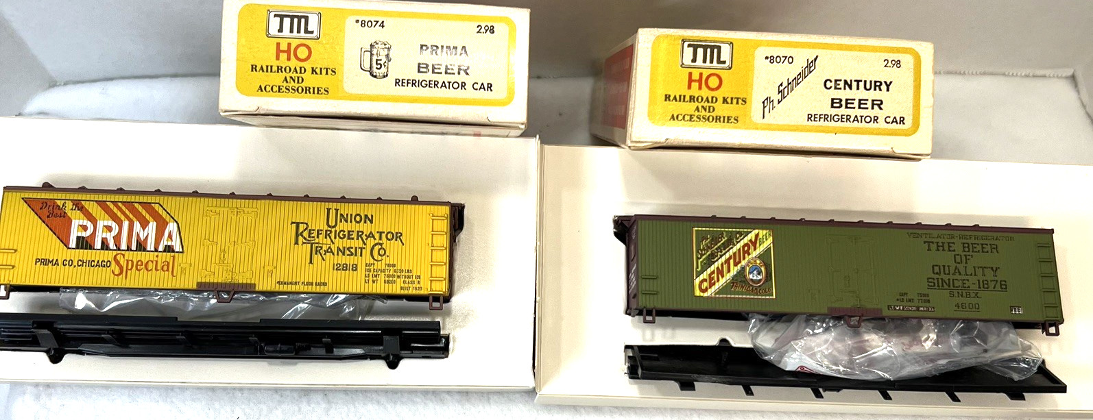 HO Train Refrigerator cars two (2) each-VNTG-Century Beer & Prima Beer-BRAND NEW
