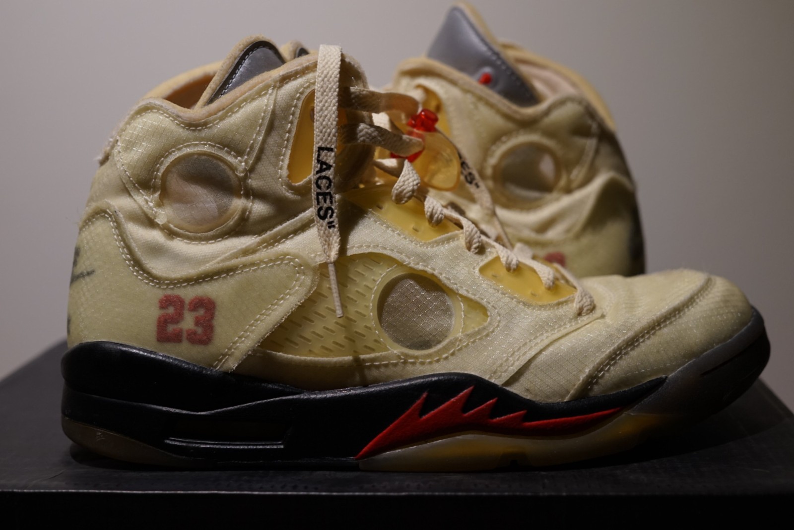 Size 8.5 - Jordan 5 SP x Off-White Mid Sail