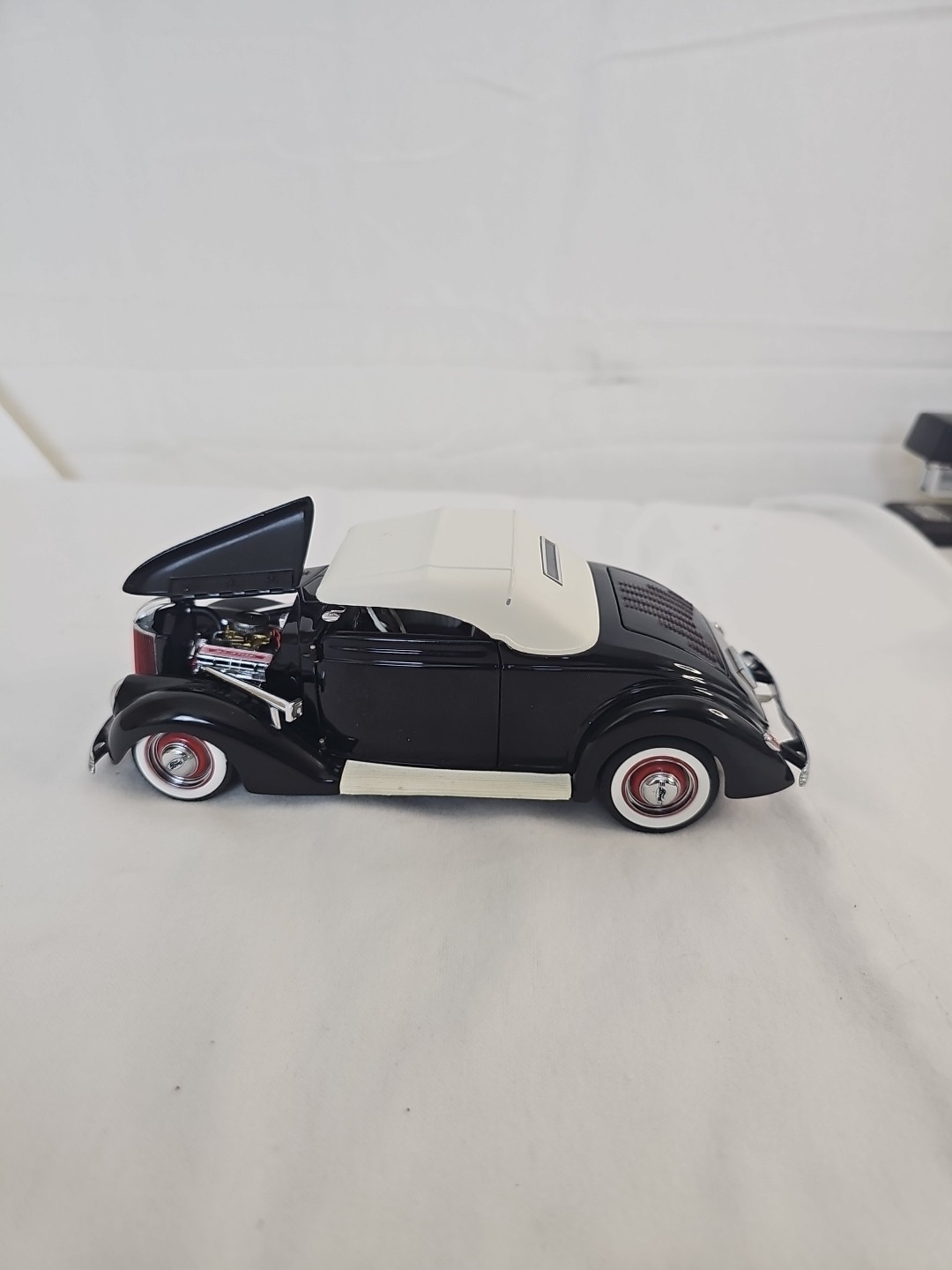 Danbury/Franklin mint 1:24 1936 Ford Hot rod Custom American Classic Model 118 Danbury/Franklin mint 1:24 1936 Ford Hot rod Custom American Classic Model 118