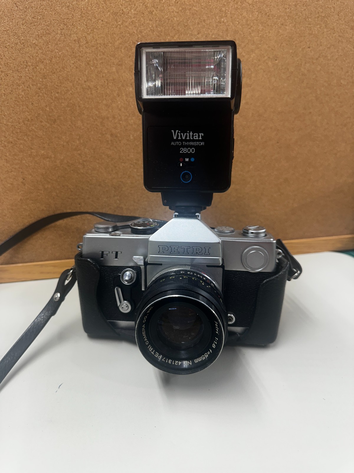 Vintage Petri FT 35mm SLR Film Camera w/ Petri 55mm f/1.8 Lens & Vivitar 2800 Fl Vintage Petri FT 35mm SLR Film Camera w/ Petri 55mm f/1.8 Lens & Vivitar 2800 Fl