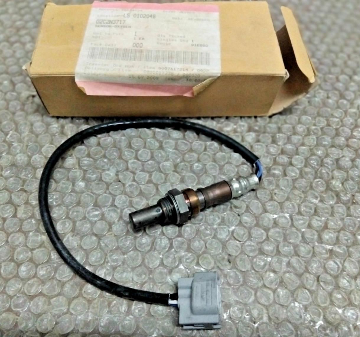 original Jaguar Oxygen Sensor Upper C2N3717