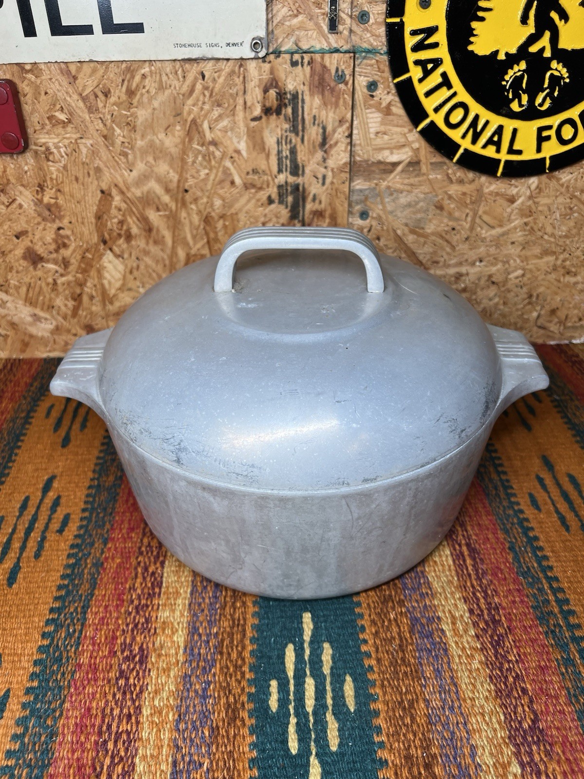 Vintage Wagner Ware Magnalite 4248-M Roaster Dutch Oven w/ Lid (Sits Flat)