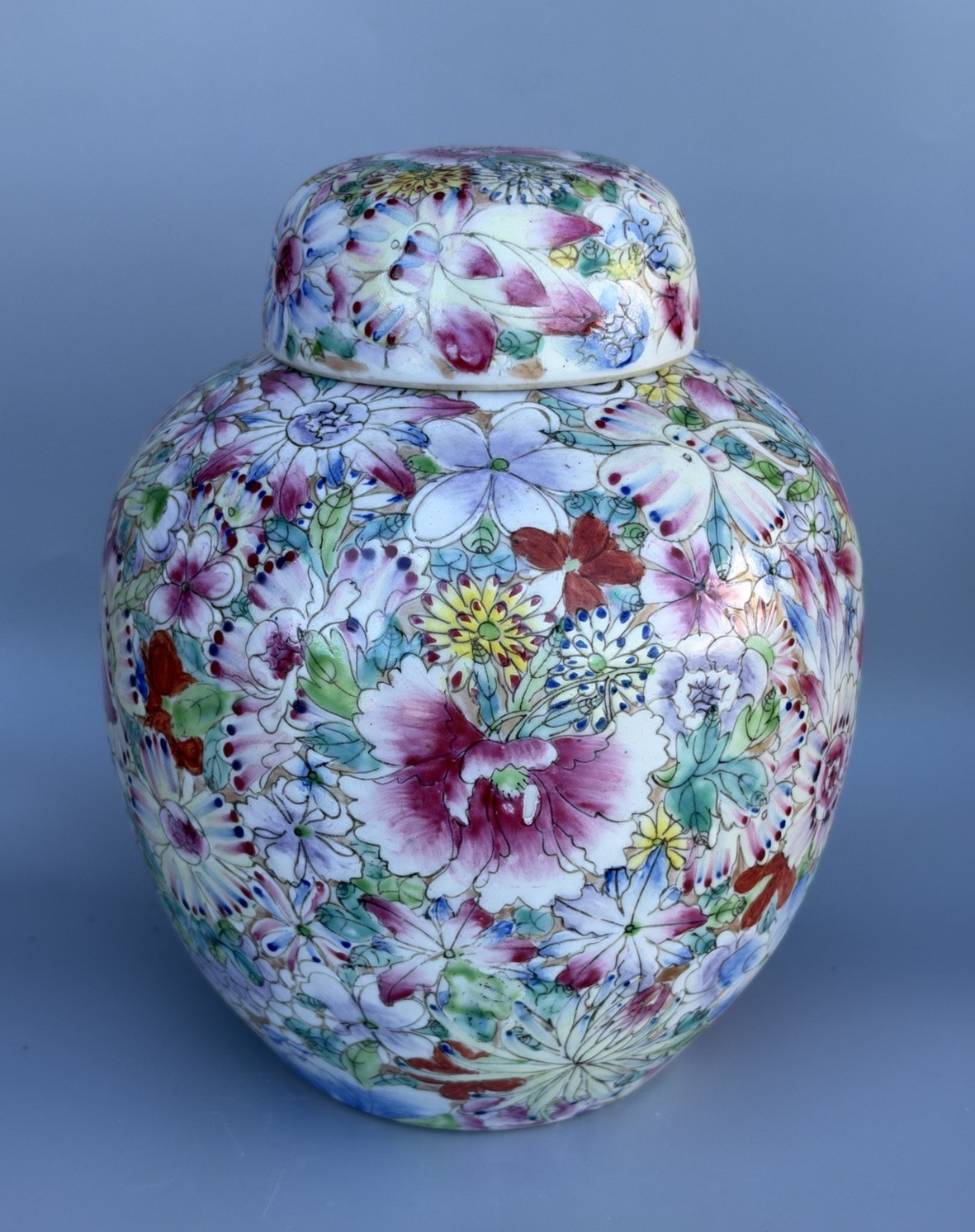 A Famille-Rose ‘Thousand Flowers’ Covered Jar, Early Republic, H21cm, Great Cond A Famille-Rose ‘Thousand Flowers’ Covered Jar, Early Republic, H21cm, Great Cond