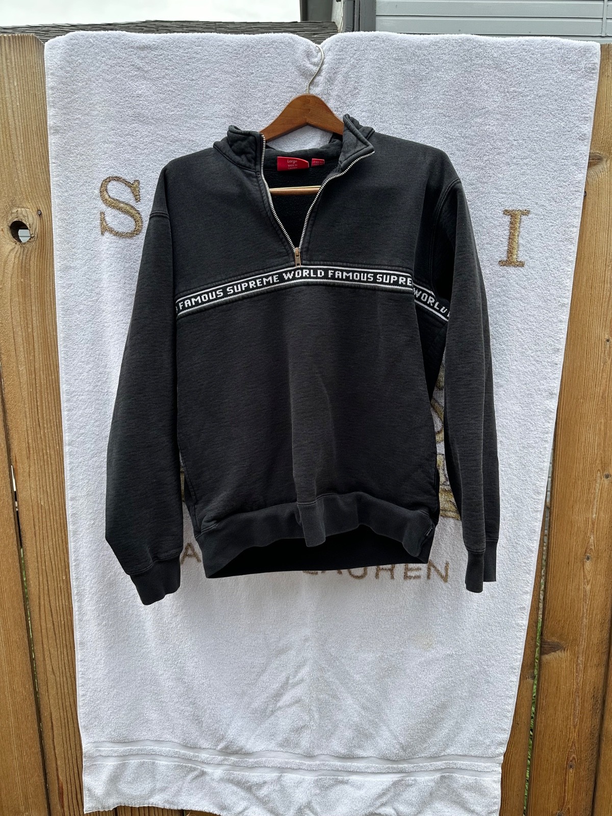 supreme quarter zip black sweater sz LARGE F/W 2016 supreme quarter zip black sweater sz LARGE F/W 2016