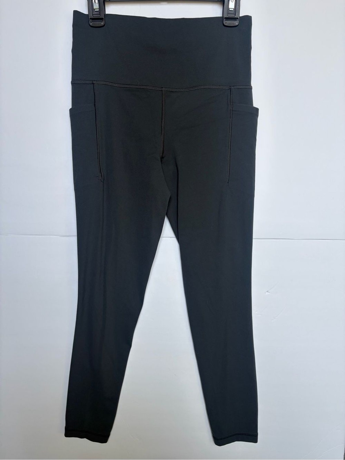 Athleta Salutation Stash 7/8 Leggings Black XS High Rise Pocket Athleta Salutation Stash 7/8 Leggings Black XS High Rise Pocket