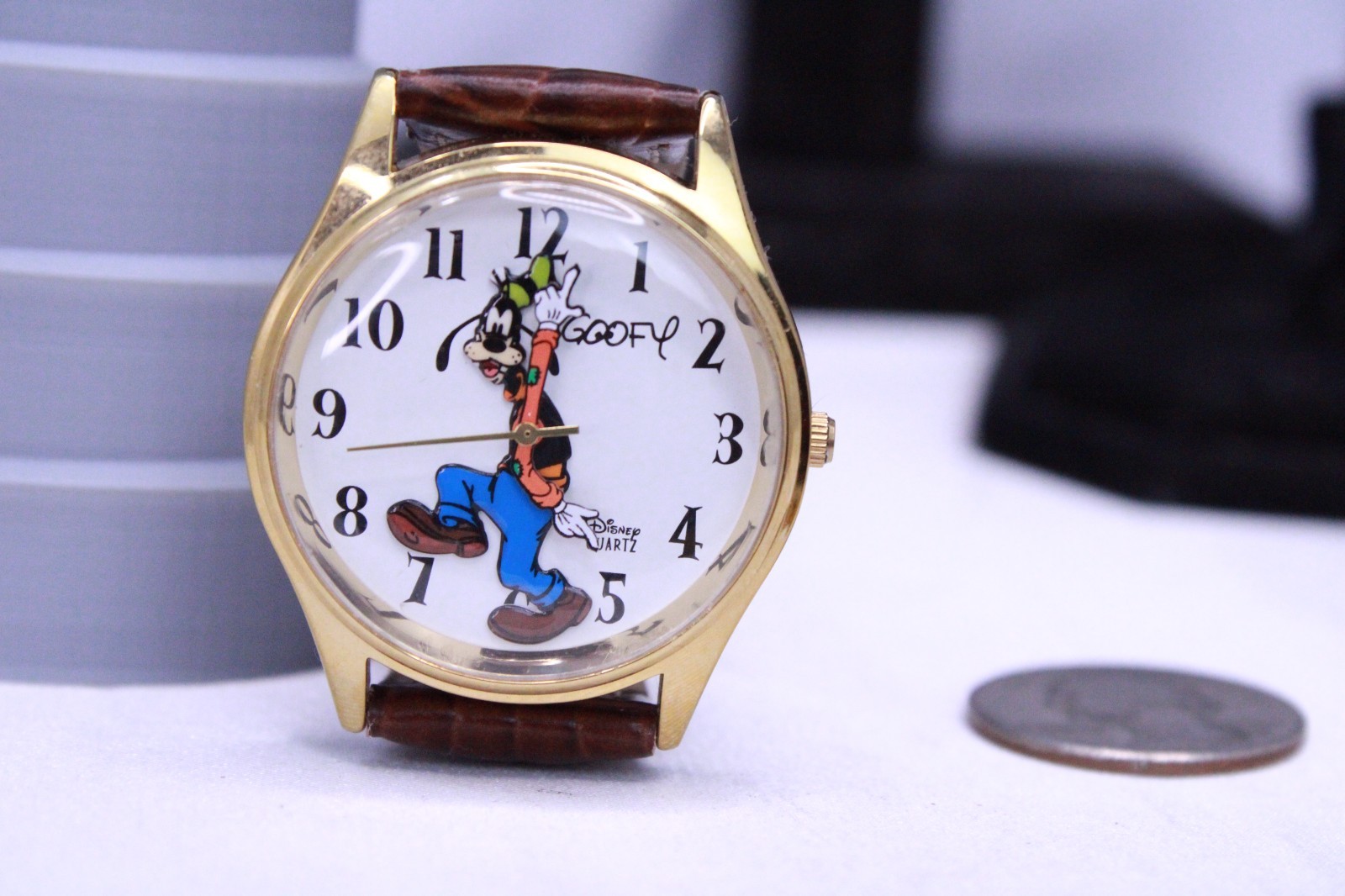 Disney Parks Mens Vintage Goofy Watch (Goofy Stepping Out)-Leather-VHTF-New Disney Parks Mens Vintage Goofy Watch (Goofy Stepping Out)-Leather-VHTF-New