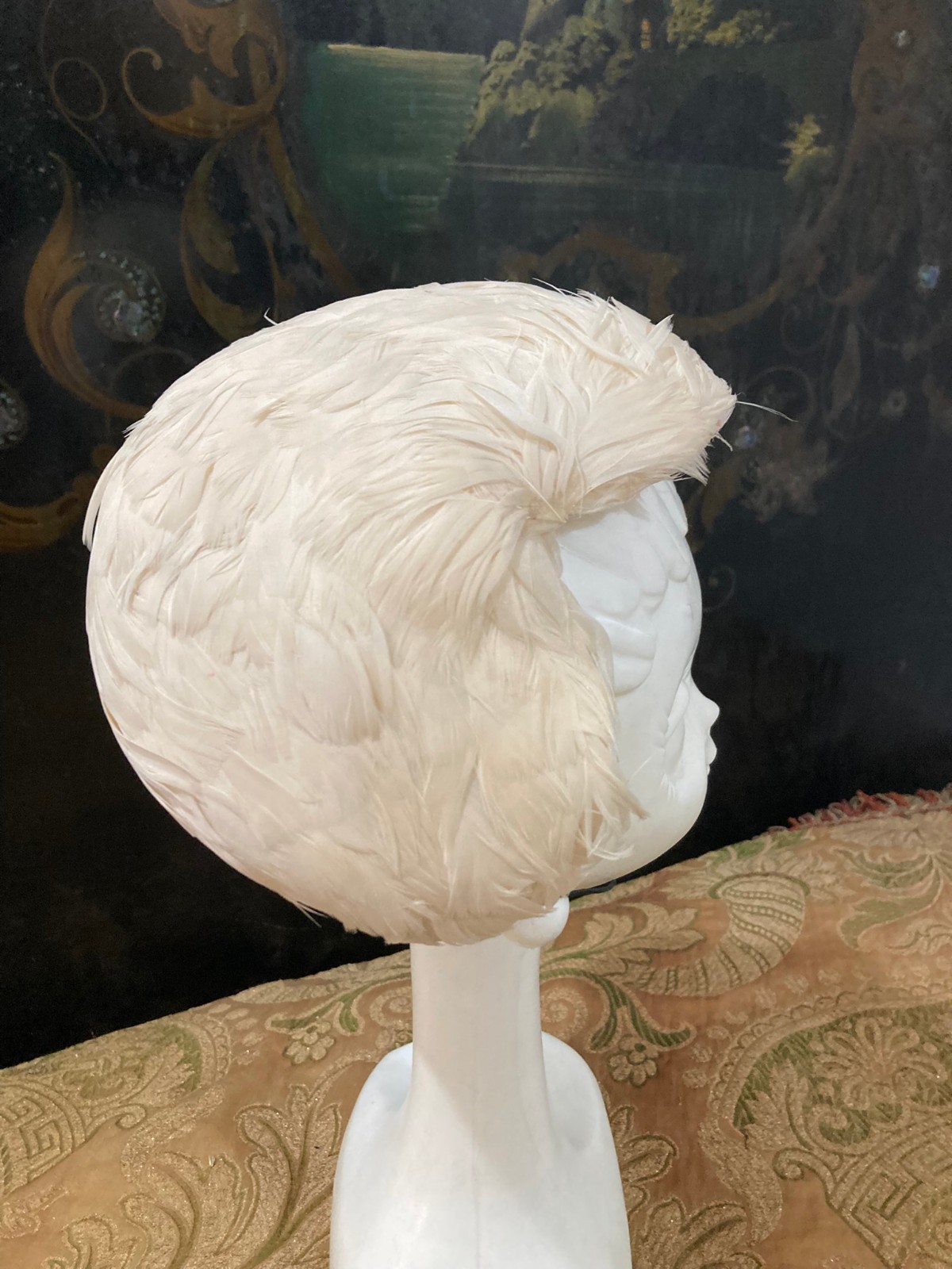 Antique 1920s-30s White Feather Cloche Hat Unbranded Vintage Millinery