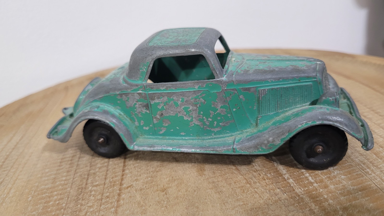 Original # 404 Vintage Hubley 1934 Ford Coupe Roadster Green Car Toy Made in USA