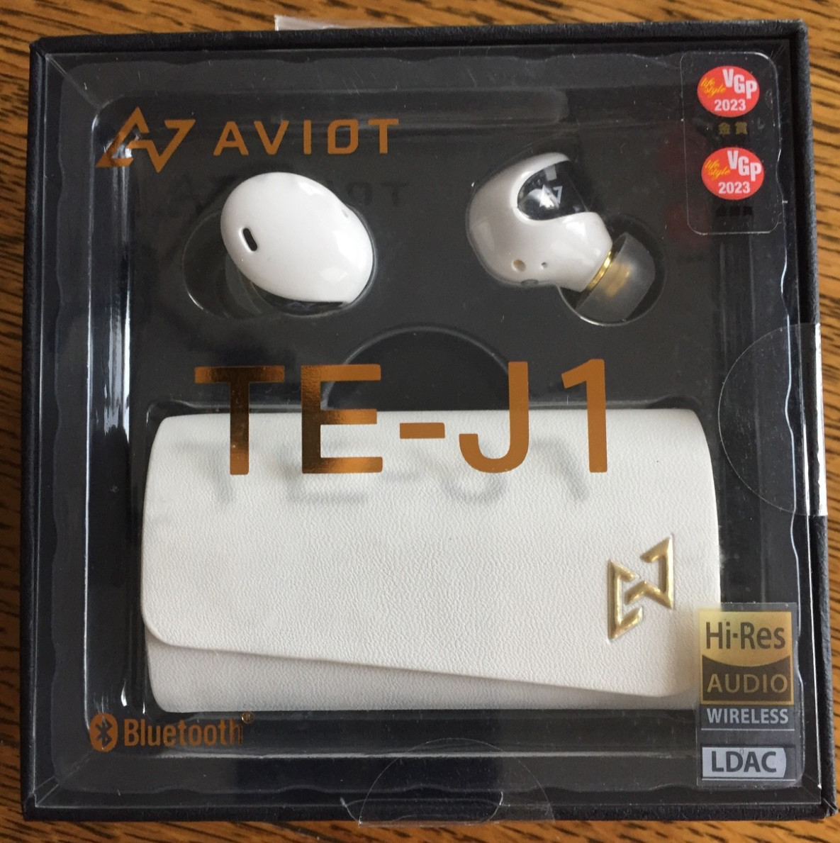 AVIOT TE-J1 Noise Canceling Earphones / Earbuds Wireless  IPX4 Waterproof White