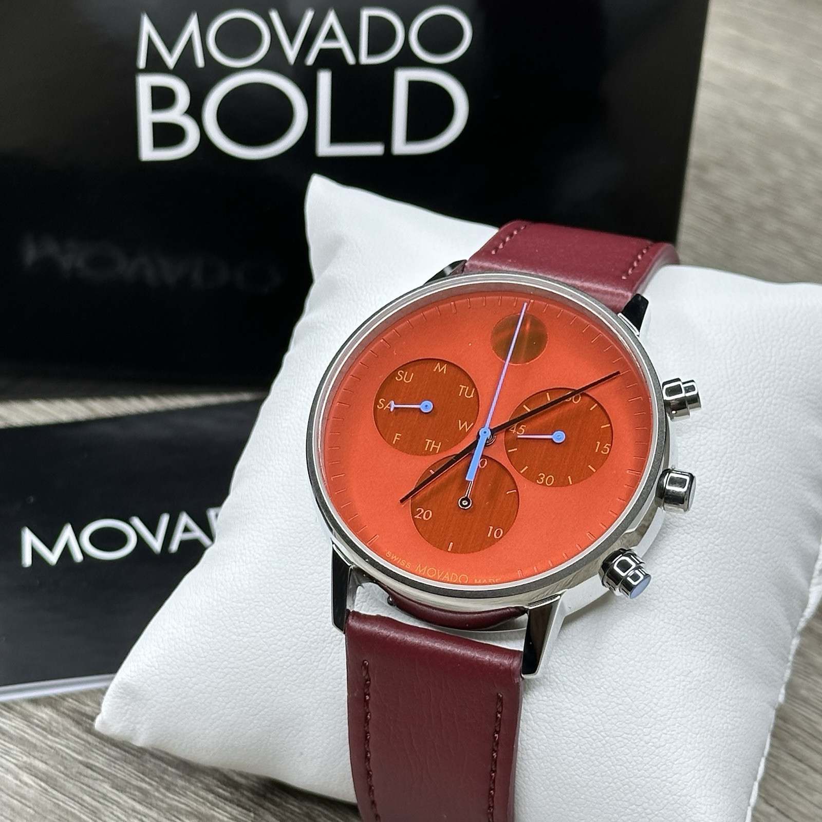 NEW✅SWISS✅ Movado FACE Red Dial Burgundy Leather 43mm Chrono Men\'s Watch 3640102