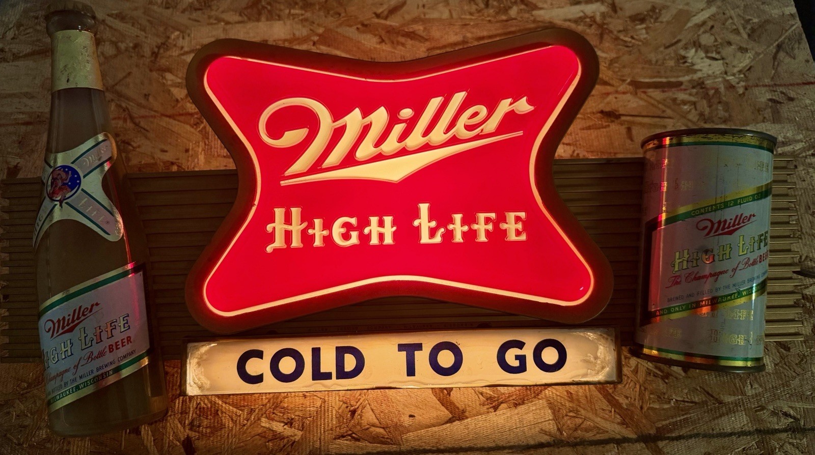 Vintage 1950’s / 1960’s MILLER HIGH LIFE Lighted Beer Sign Vintage 1950’s / 1960’s MILLER HIGH LIFE Lighted Beer Sign