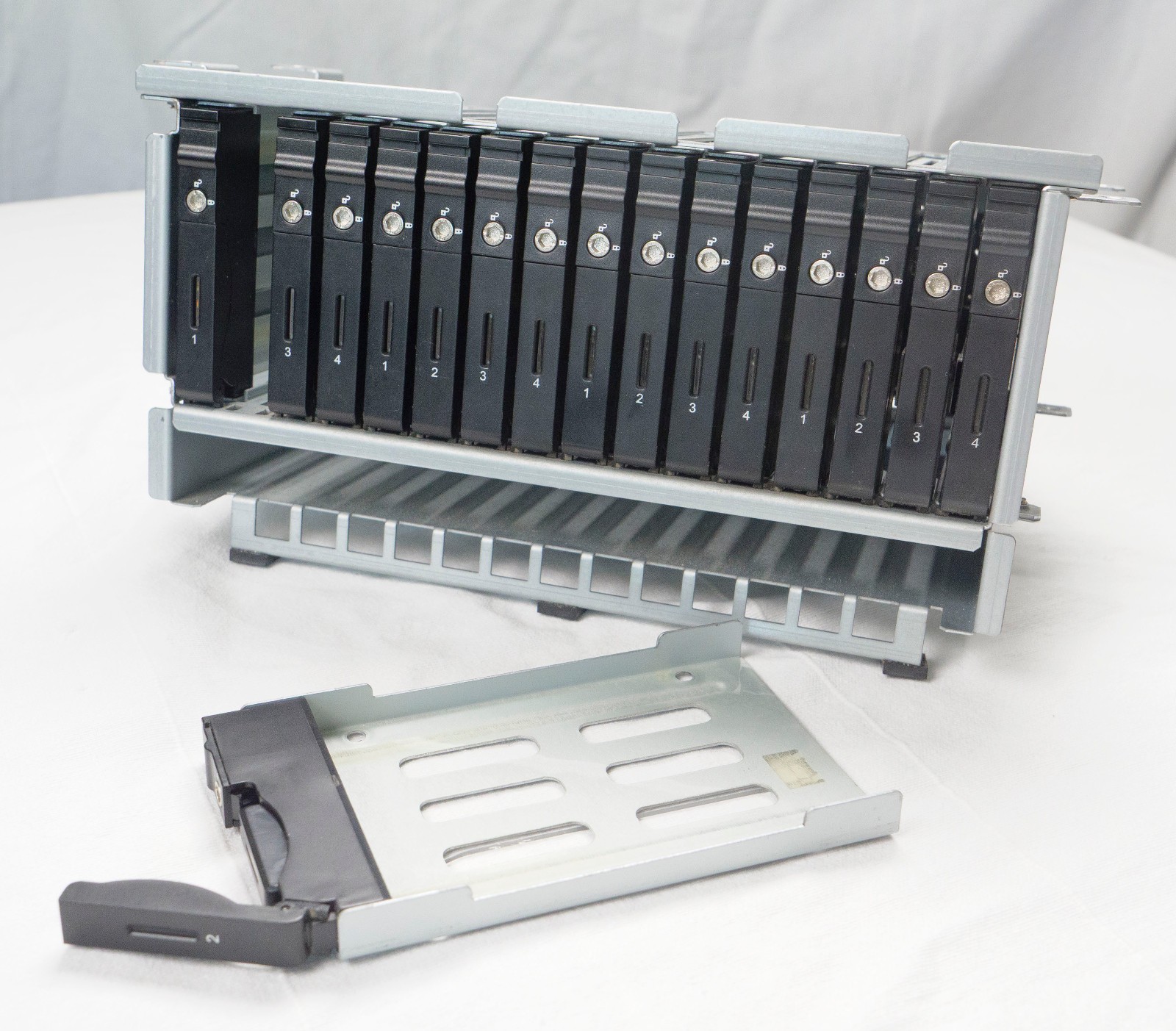 16x Bay SSD Enclosure + trays for 2.5 drives by 7th Sense for Delta Media Server