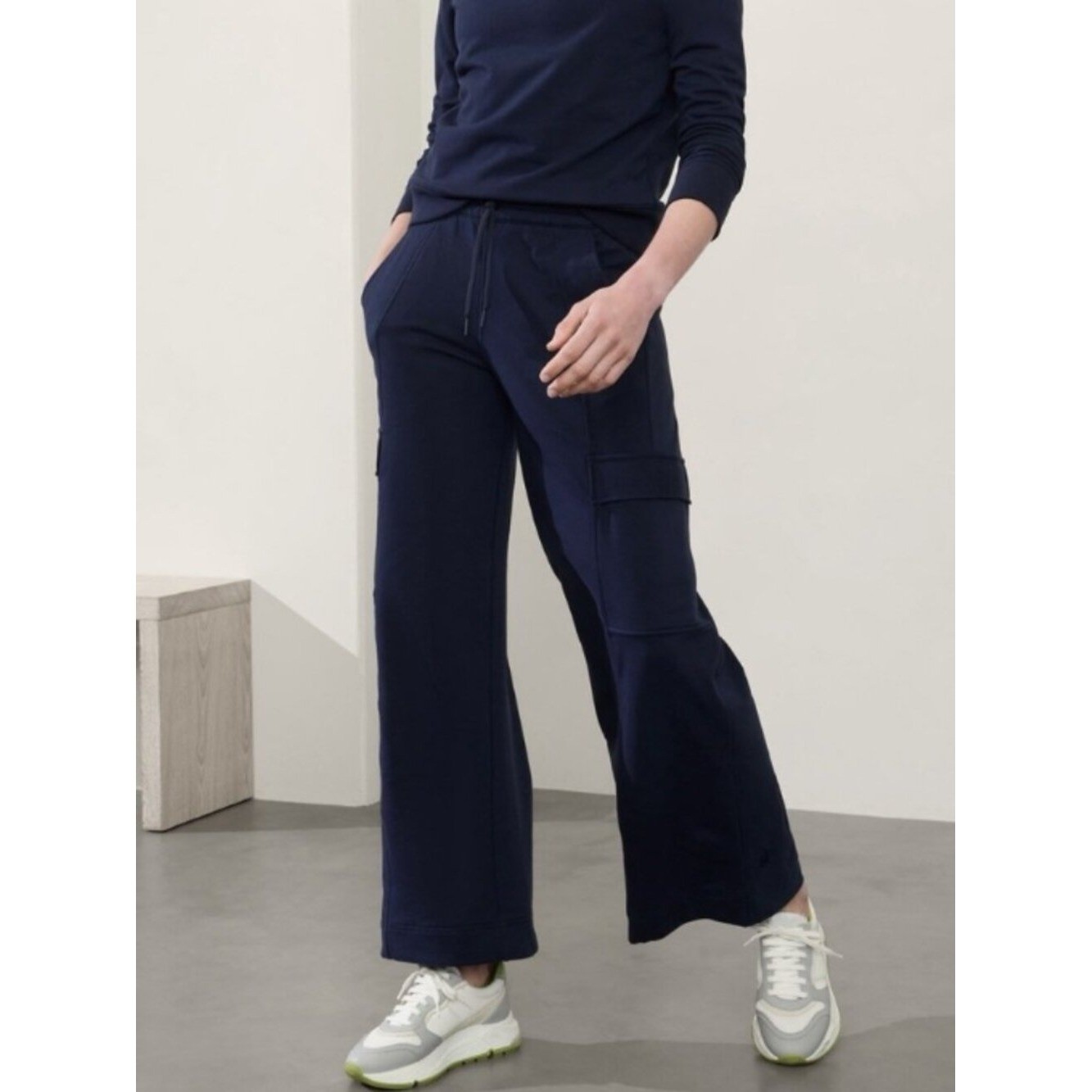 Athleta Retroterry High Rise Wide Leg Cargo Pant Navy Blue XL Athleta Retroterry High Rise Wide Leg Cargo Pant Navy Blue XL