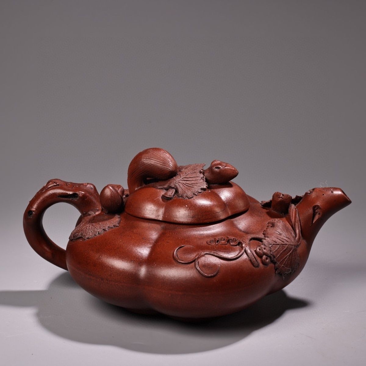 6.6in Chinese Yixing Zisha Natural Clay Handmade Squirrel Grape Teapot Limited