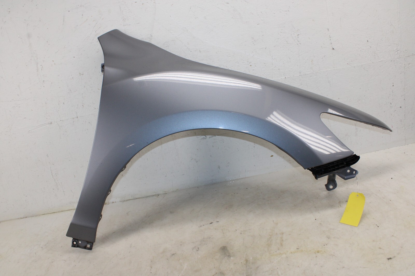 2014-2017 Acura RLX Right Fender (NH789M) OEM **LOCAL PICKUP ONLY** KP3 2014-2017 Acura RLX Right Fender (NH789M) OEM **LOCAL PICKUP ONLY** KP3