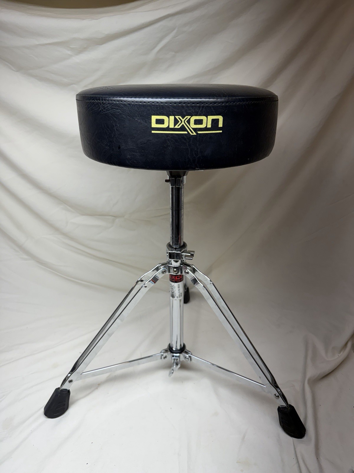 Dixon 8008 Double Braced Adjustable Drum Throne Stool Black Vinyl 18-25\ Dixon 8008 Double Braced Adjustable Drum Throne Stool Black Vinyl 18-25\