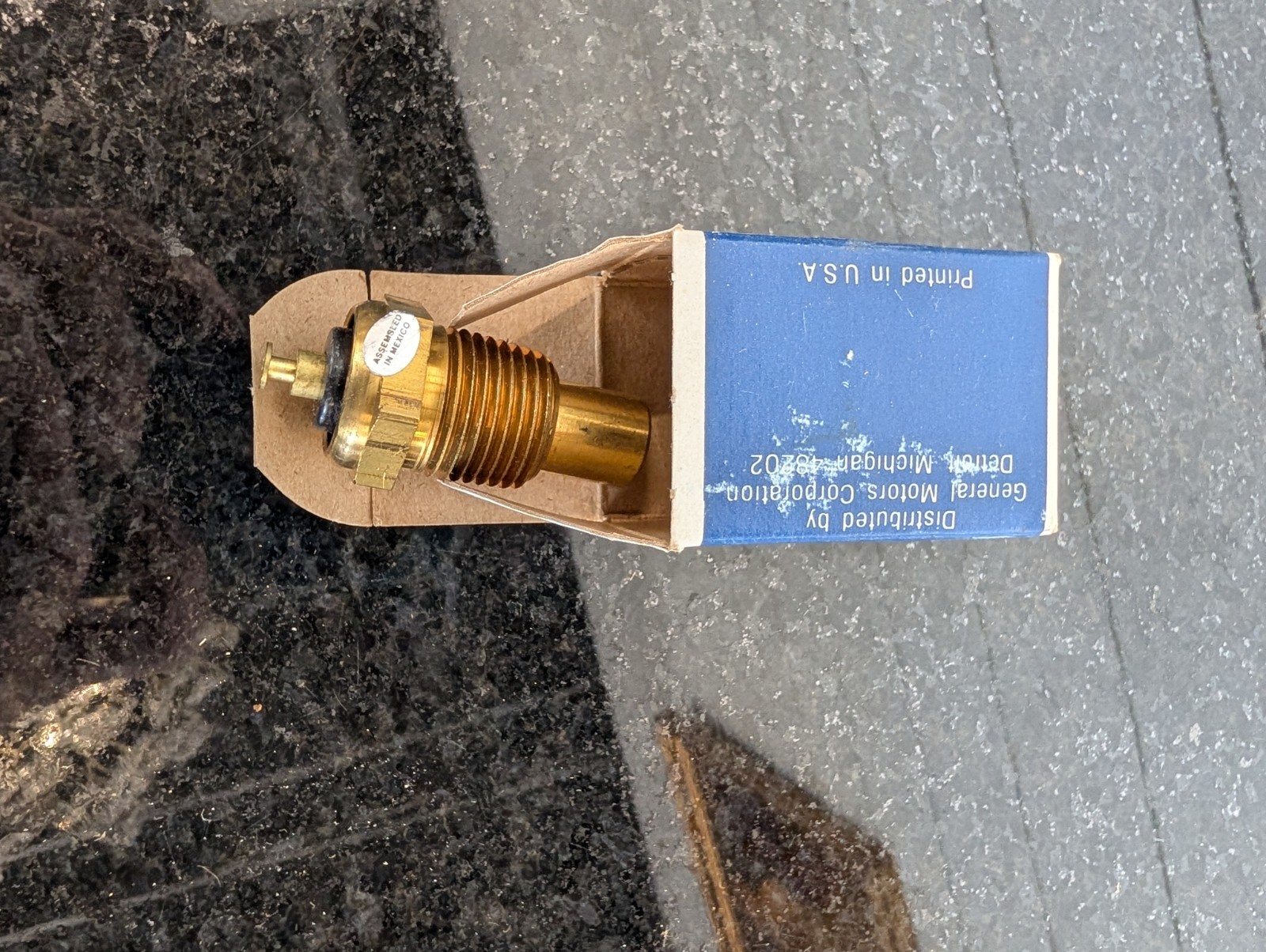 New Delco NOS G1852 / GM #12334869 Temp. Sender Switch for 1953-1981 GM Models