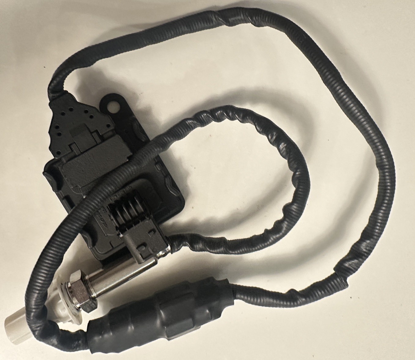 Genuine Paccar Cummins NOx Sensor Nitrogen Oxide PN 4326874 Genuine Paccar Cummins NOx Sensor Nitrogen Oxide PN 4326874