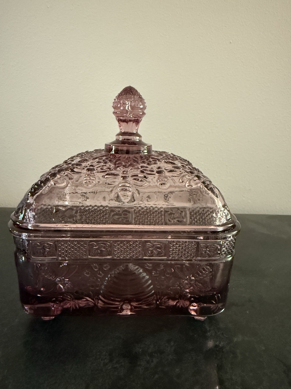 Rare Amethyst Purple Indiana Glass Carnival Glass Bee Honeycomb Box Rare Amethyst Purple Indiana Glass Carnival Glass Bee Honeycomb Box