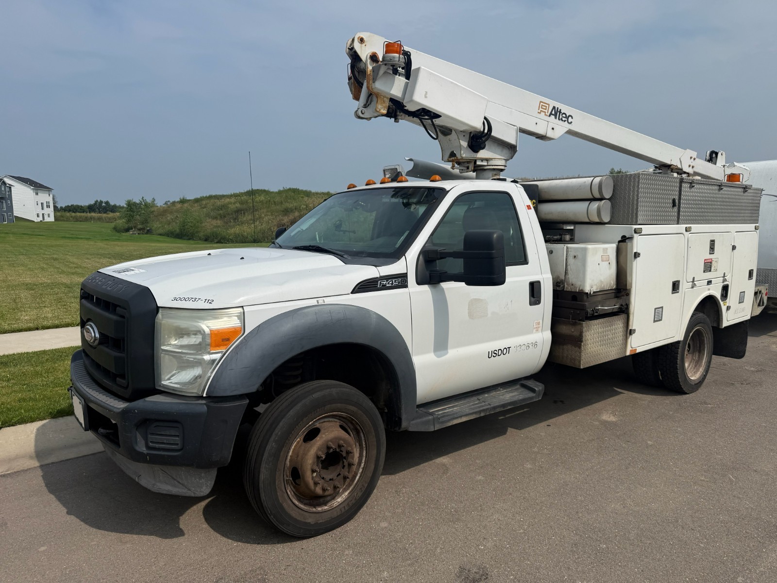 2012 Ford F450 Altec AT200A 35ft Bucket Truck 6.8L V10 Non-CDL Runs & Operates