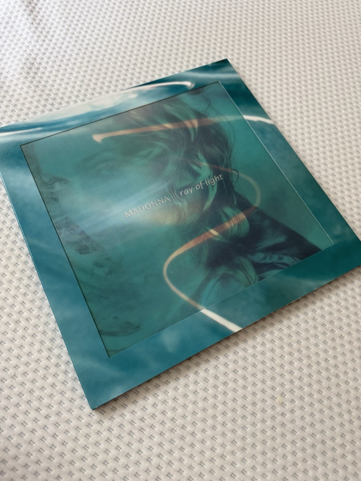 Madonna Ray of Light 25th Anniversary Holographic 3D Lenticular Vinyl Sleeve Madonna Ray of Light 25th Anniversary Holographic 3D Lenticular Vinyl Sleeve