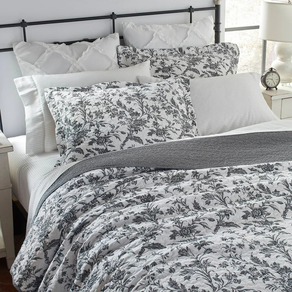 NEW ~ BEAUTIFUL COTTAGE CHIC ROMANTIC SHABBY BLACK WHITE GREY LEAF QUILT SET NEW ~ BEAUTIFUL COTTAGE CHIC ROMANTIC SHABBY BLACK WHITE GREY LEAF QUILT SET