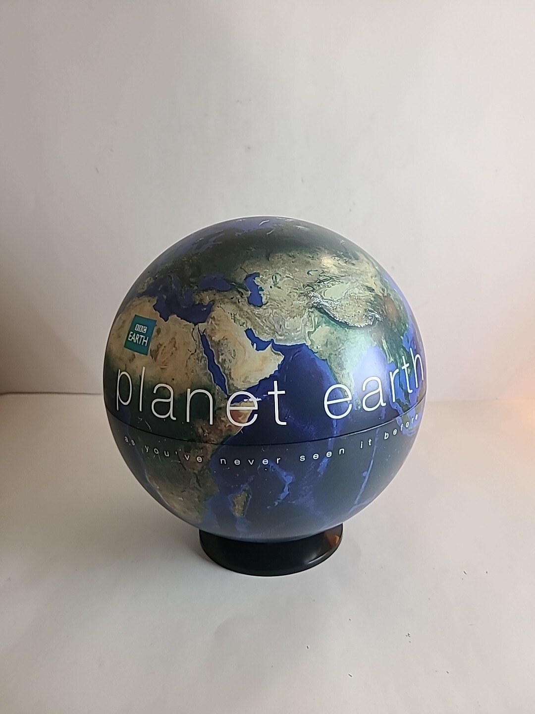 BBC Planet Earth DVD Set of Six Limited Edition Globe 37621 of 50000 BBC Planet Earth DVD Set of Six Limited Edition Globe 37621 of 50000