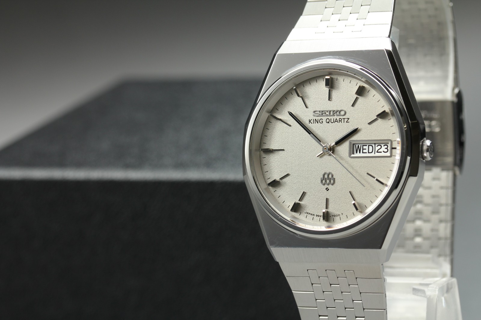 Vintage 1979 Seiko King Twin Quartz 9923-7000 Silver Day-Date Mens Watch JAPAN