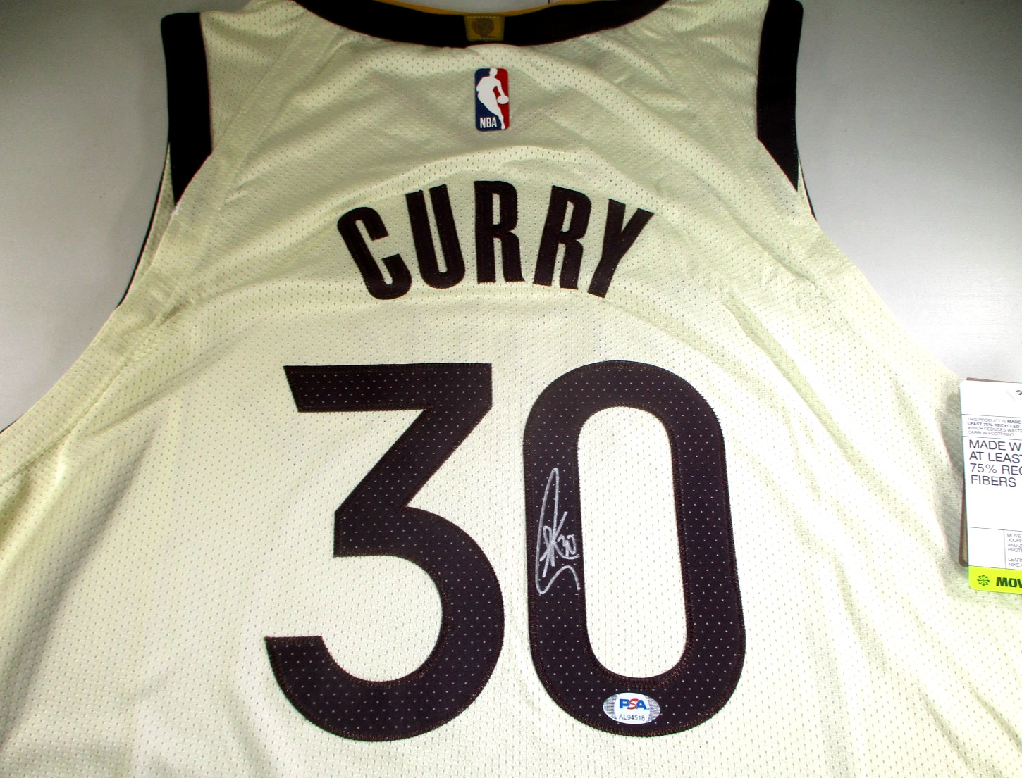 Stephen Curry / Autographed G.S Warriors \