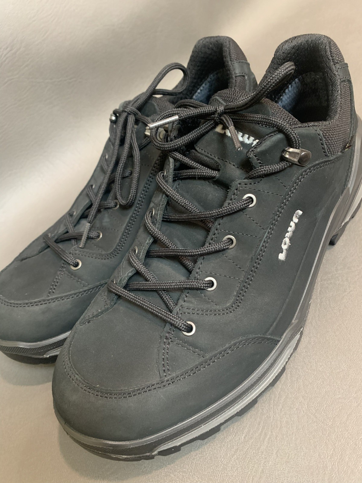 Lowa Renegade GTX Lo Hiking Shoes Men\'s Size 10.5 - Black/Graphite