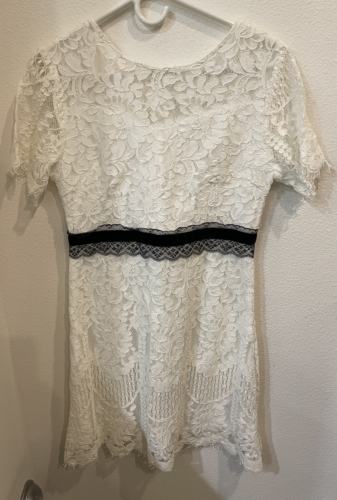 MSLG Womens Elegant Round Neck Short Dress Lace Ivory Cocktail Size Large NWOT 