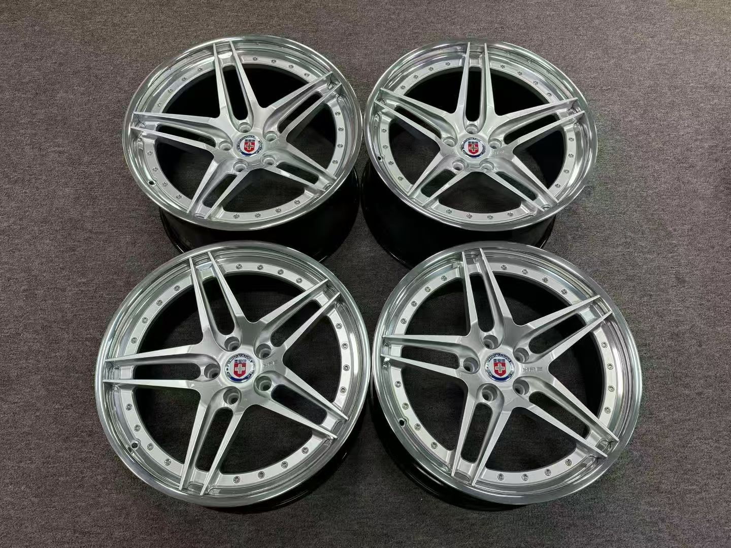 American HRE S107 three-piece forged T6061 Suitable for BMW F8X M2 M3 M4 American HRE S107 three-piece forged T6061 Suitable for BMW F8X M2 M3 M4
