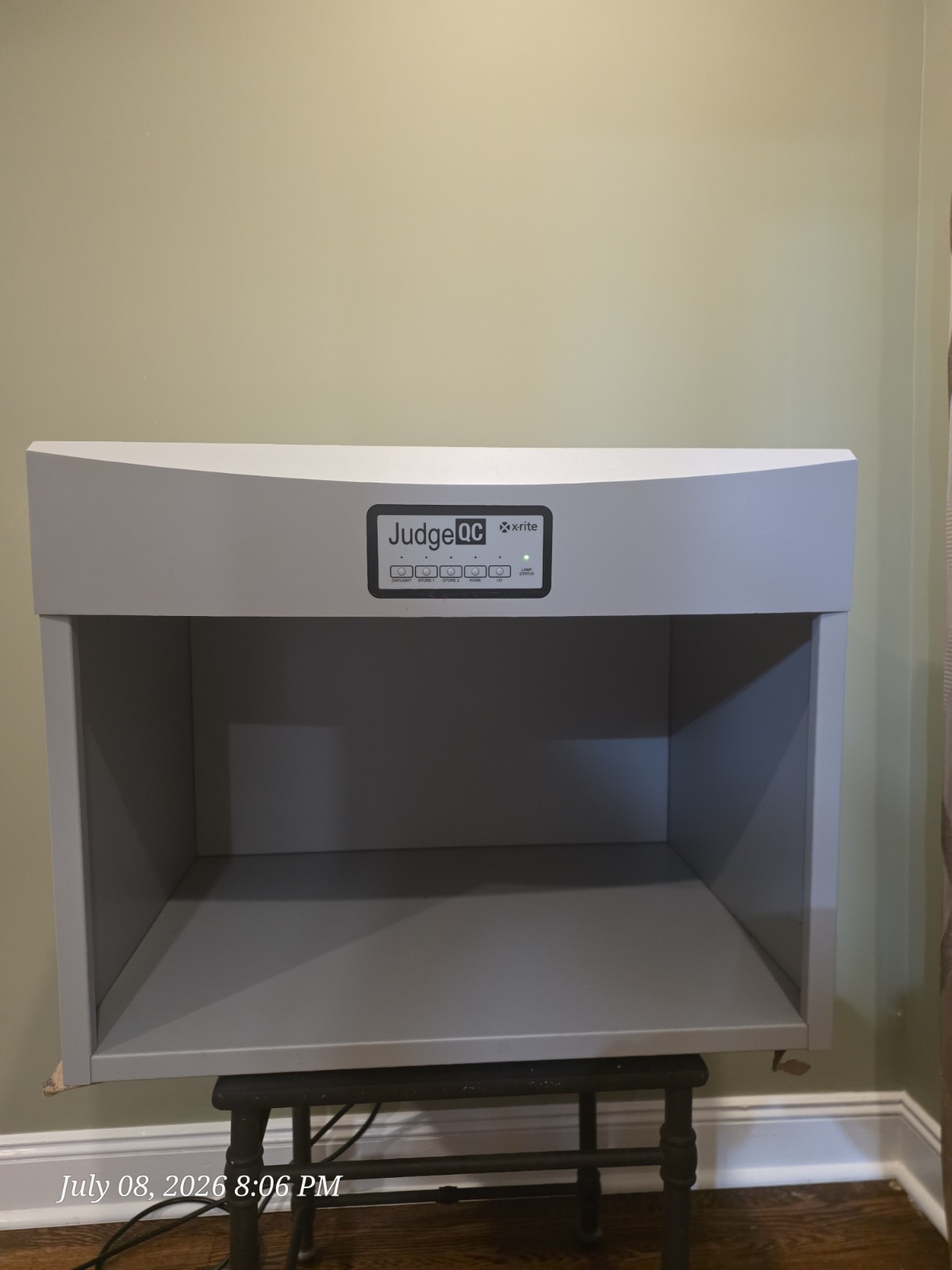 X-Rite Judge QC Color Viewing Light Booth