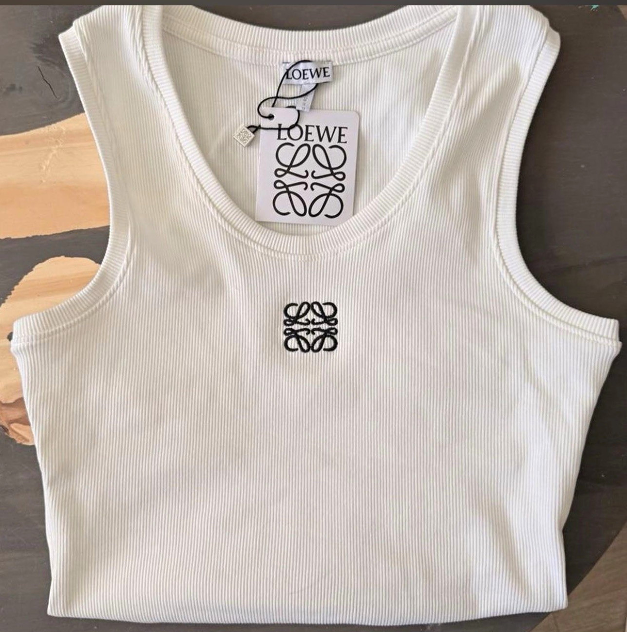 Loewe Women\'s S White Ribbed Knit Sleeveless Scoop Neck Tank, Embroidered Logo Loewe Women\'s S White Ribbed Knit Sleeveless Scoop Neck Tank, Embroidered Logo