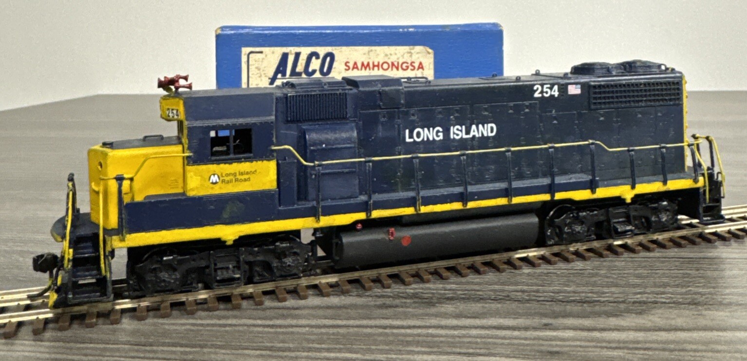 ALCO Models HO Brass #D-186 E.M.D. GP-38-2 Long Island #254 - Tested & Used