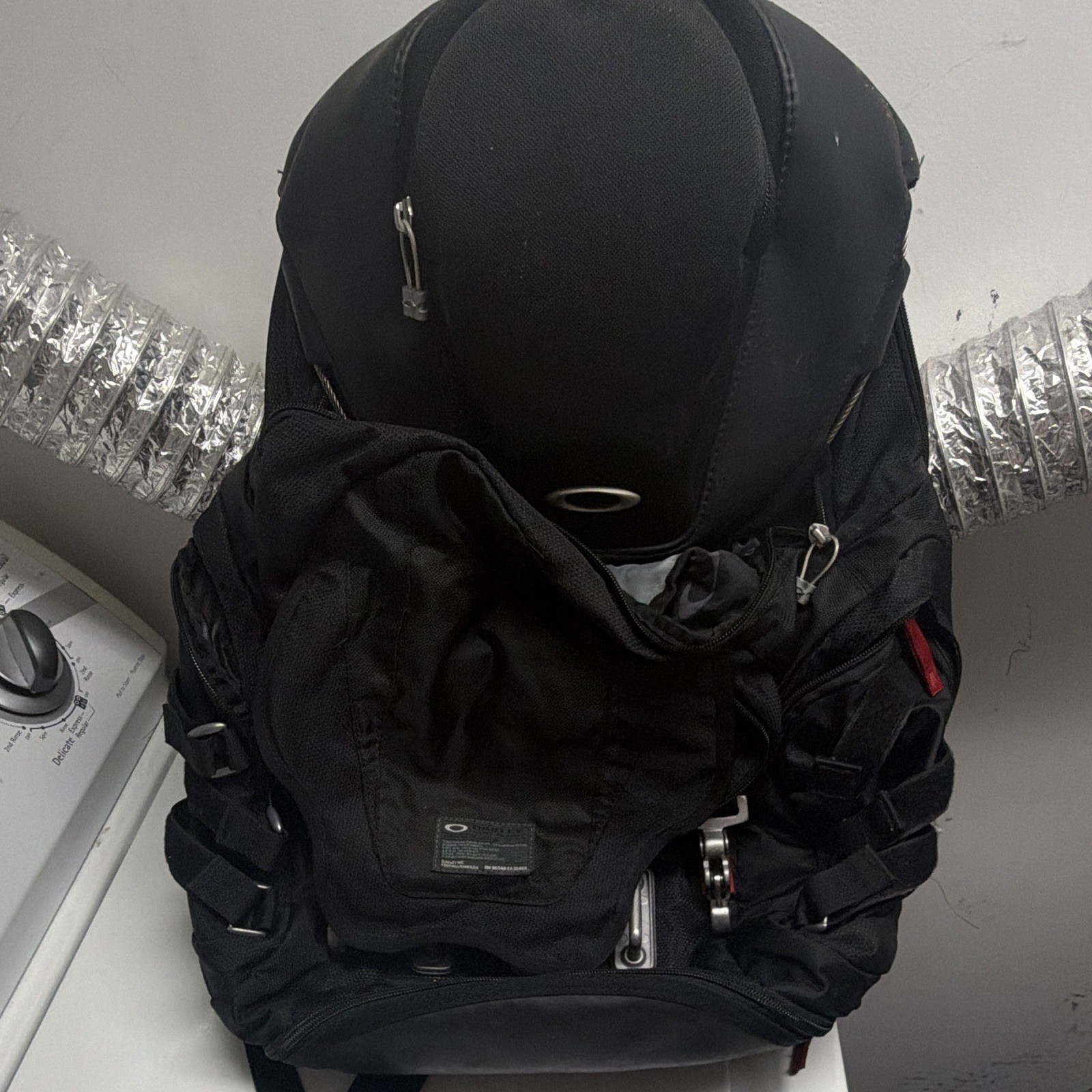 Oakley Kitchen Sink Backpack 34L – Black – Tactical Travel Bag – Used