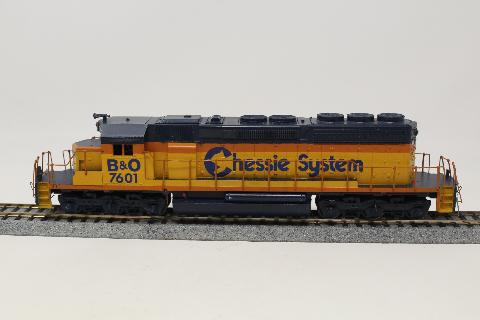 HO Scale Custom Athearn SD40-2 Diesel Locomotive Chessie System
