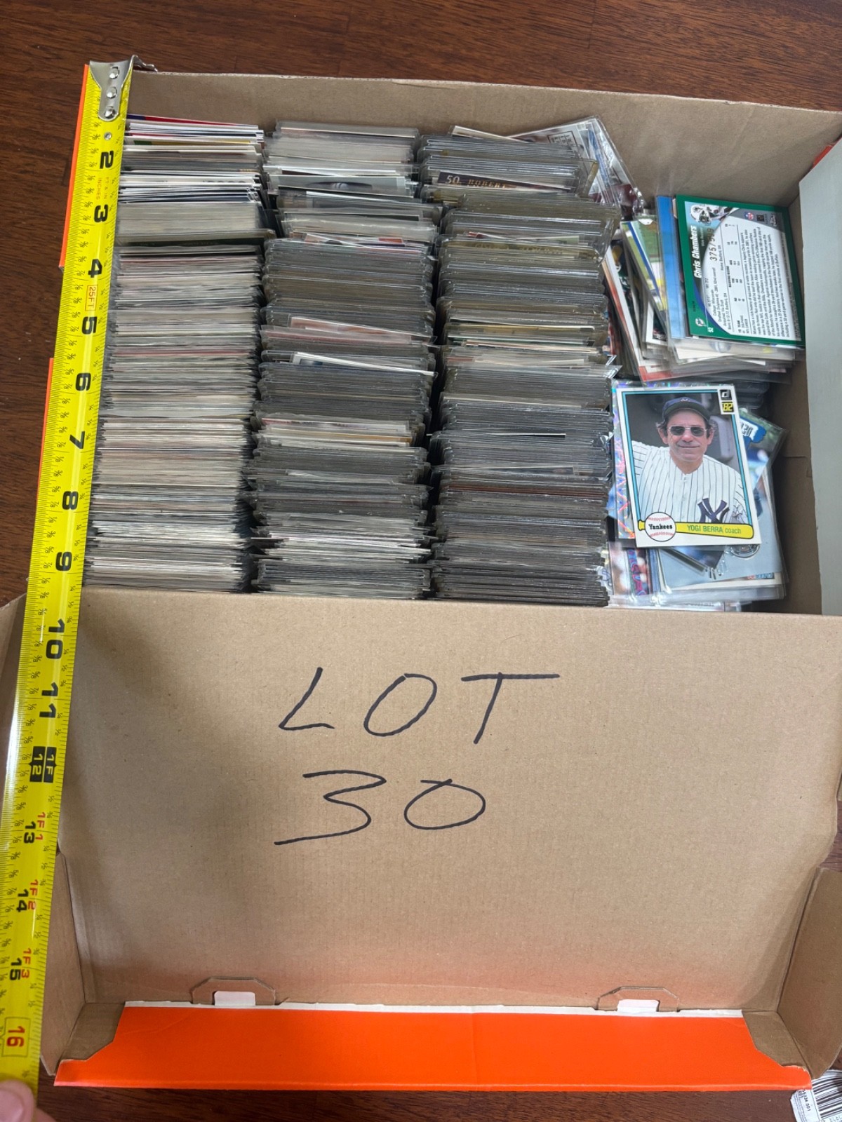 UNSORTED SPORTS CARD LOT (LOT 30) UNSORTED SPORTS CARD LOT (LOT 30)