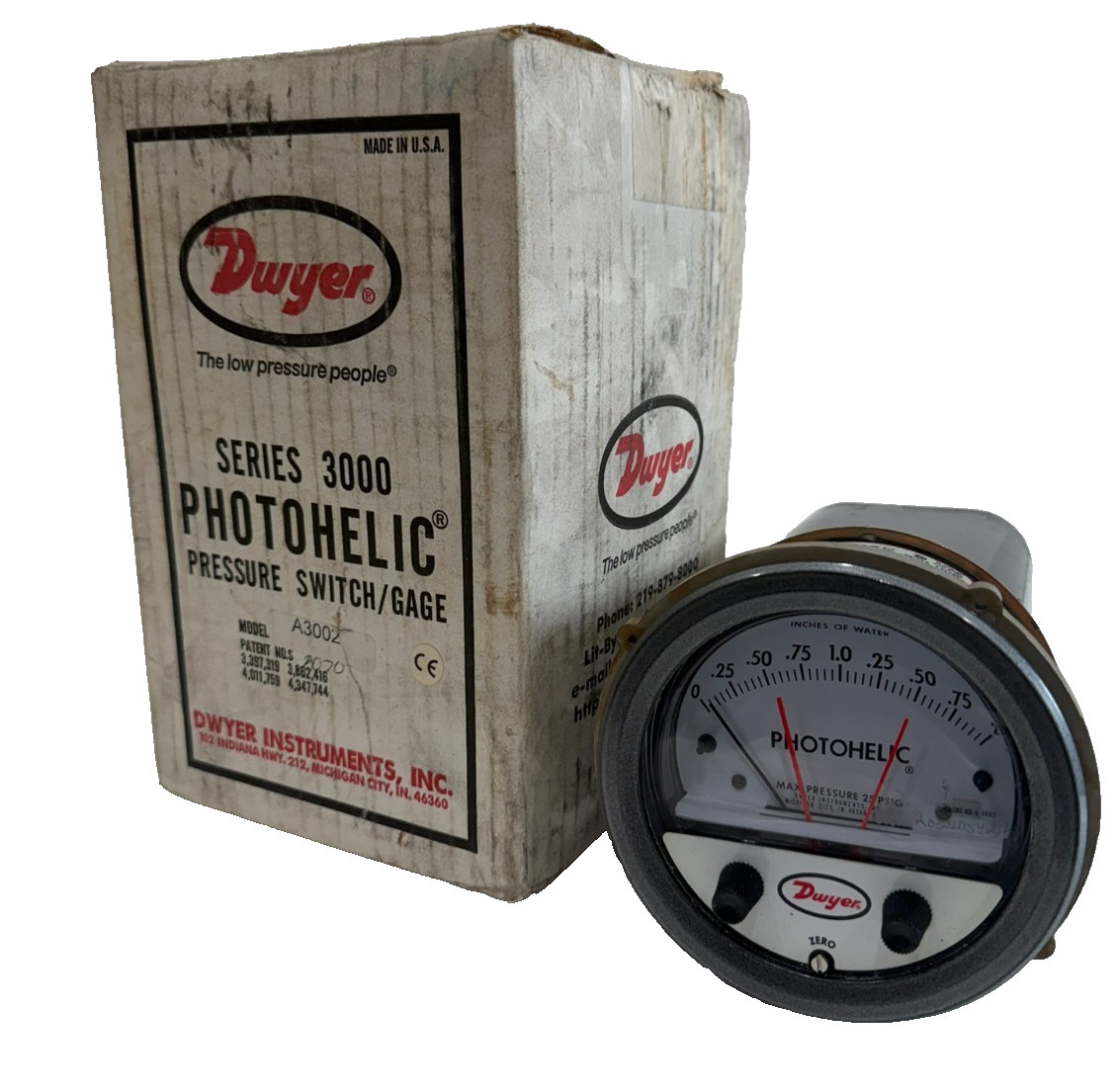 NEW DWYER  A3002 PRESSURE SWITCH /GAGE SERIES 3000