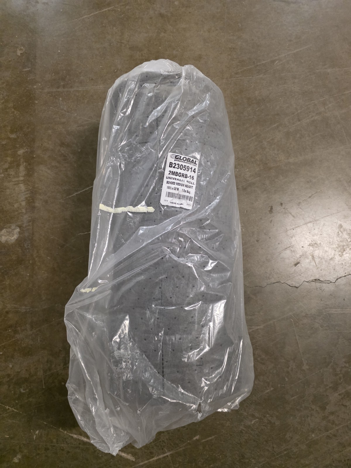 Universal Roll Medium Weight 150'L x 30 Universal Roll Medium Weight 150'L x 30