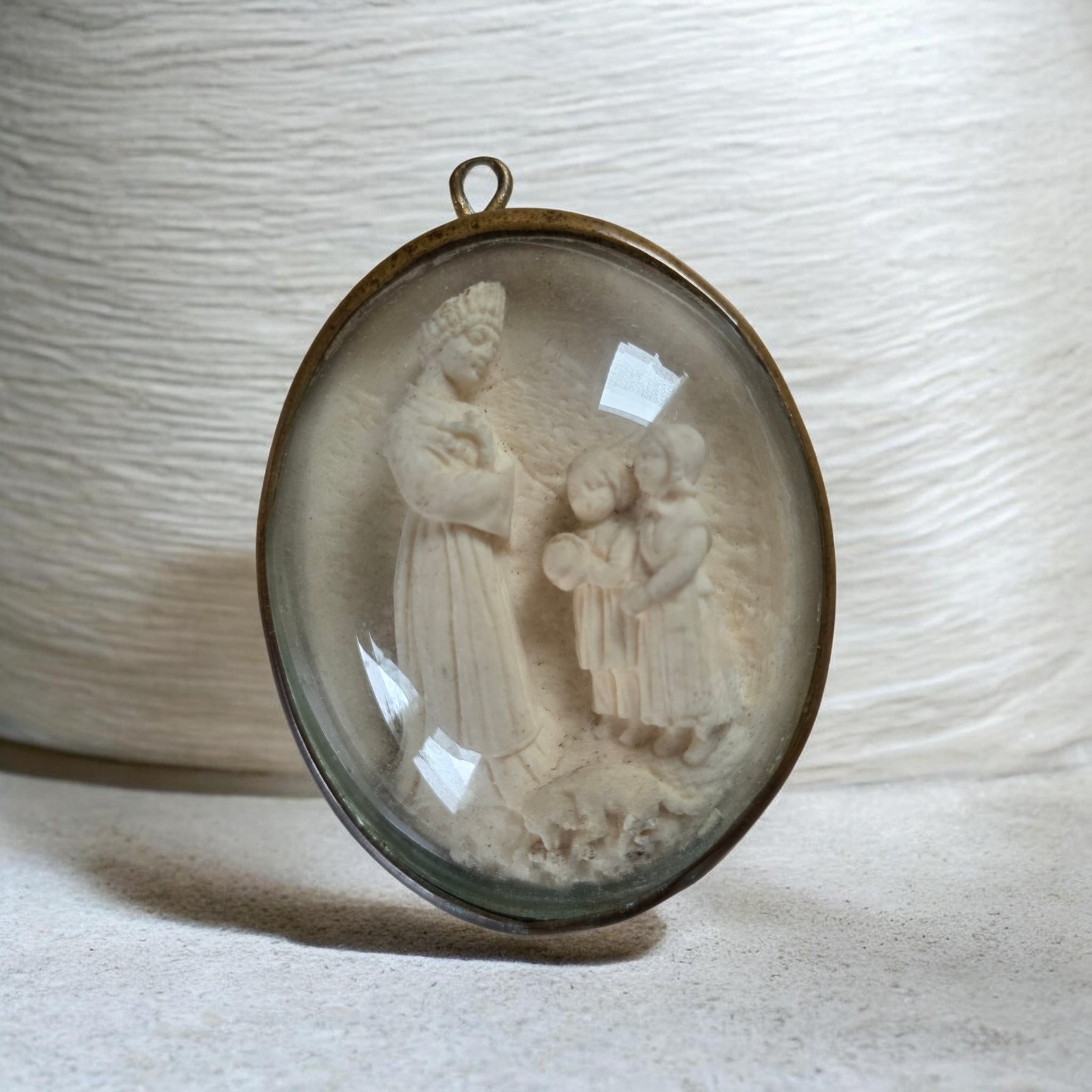 small ANTIQUE handcarved MEERSCHAUM work / pendant / OUR LADY of LA SALETTE X