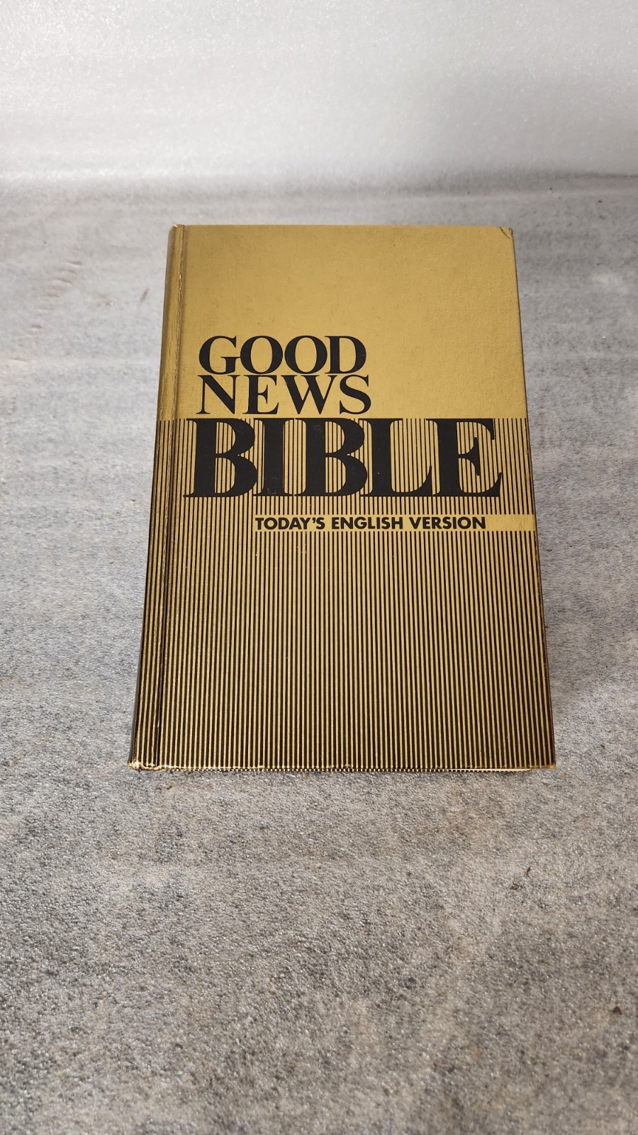 Vintage 1976 Good News Bible Today's English Version Hardcover ABS Gold Cover