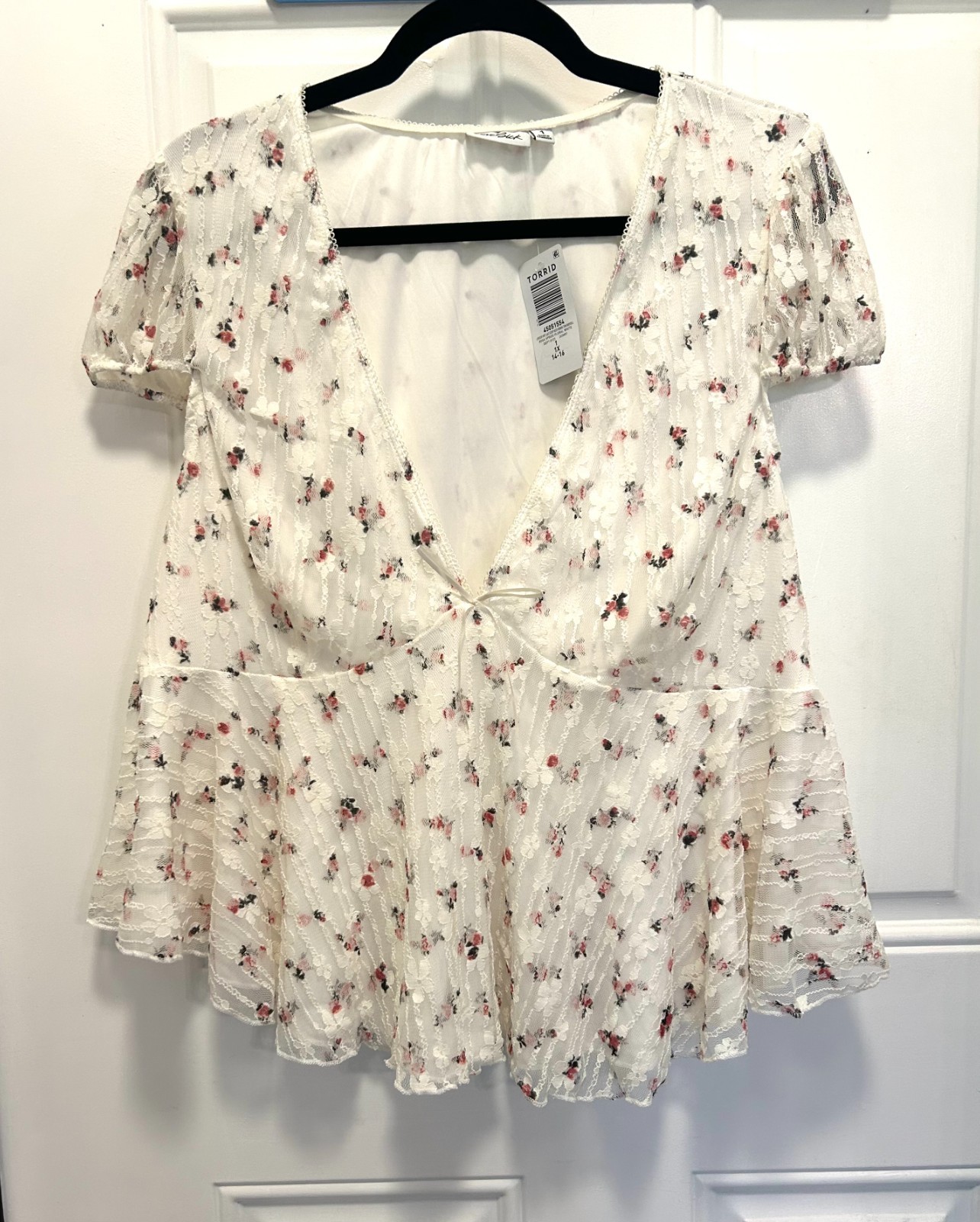 NWT TORRID Lovesick Knit Lace Scoop Neck Baby Doll size 1X cream floral TOP NWT TORRID Lovesick Knit Lace Scoop Neck Baby Doll size 1X cream floral TOP