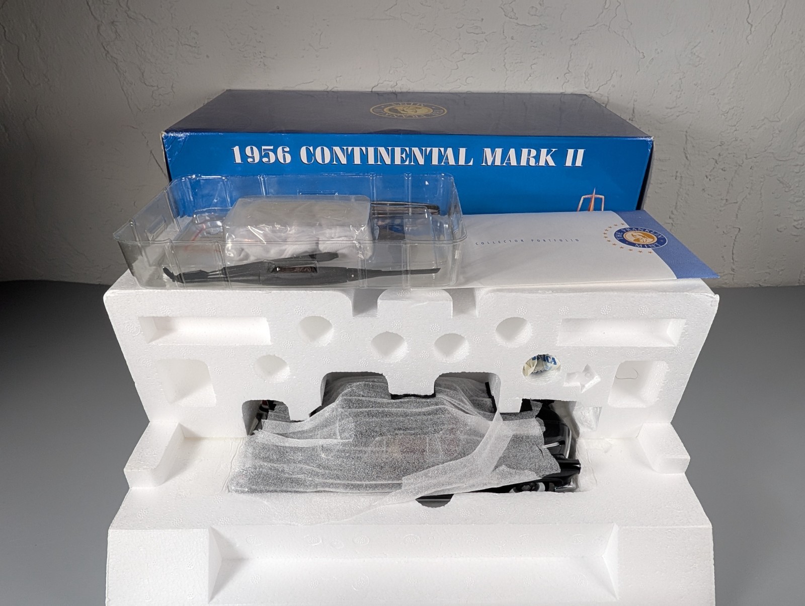 Franklin Mint 1956 Lincoln Continental Mark II 1:24 Diecast Black w/ Box