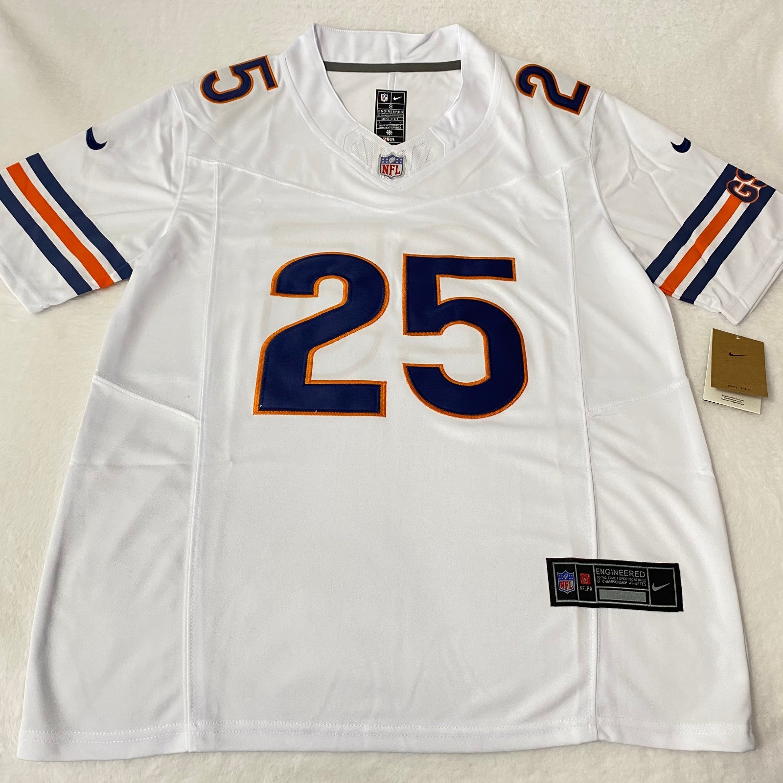 Kyle Monangai #25. Sewn version. Custom white jersey. Men\'s Sizes S–4XL Kyle Monangai #25. Sewn version. Custom white jersey. Men\'s Sizes S–4XL
