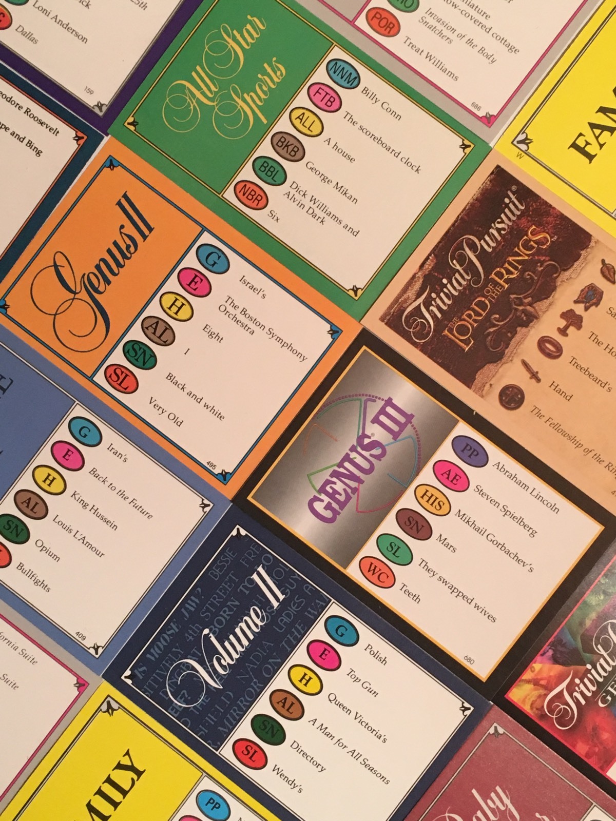 2600 TRIVIAL PURSUIT CARDS (18 Editions - YOU PICK) 26 Different 100-Card Decks